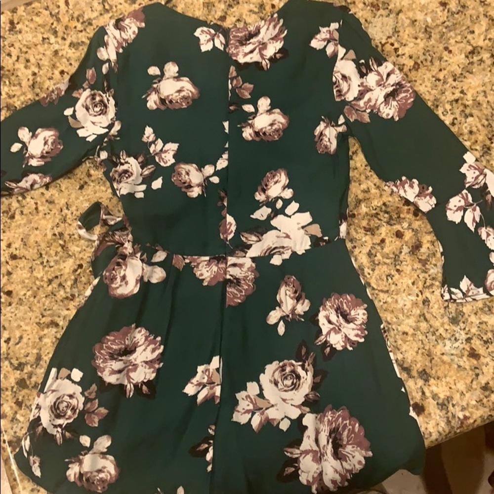 floral long sleeve romper - Picture 3 of 4